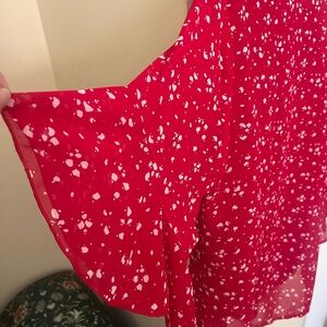 Red White Speckled Flutter Sleeve Top